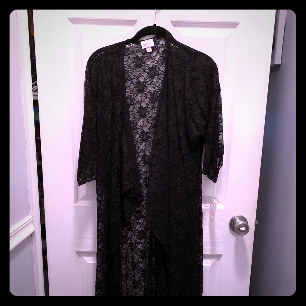 Black lace Lularoe Shirley size small